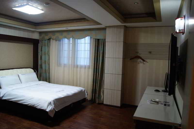 Ever Hotel Jeju Exteriör bild